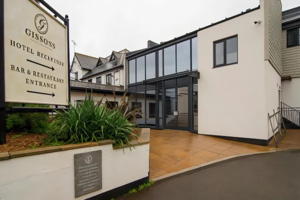 OYO The Gissons Hotel Exeter